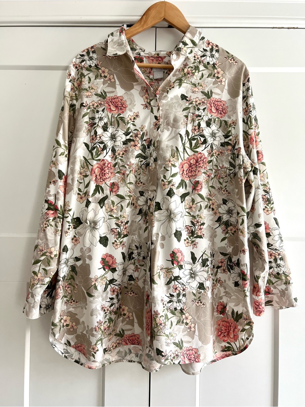 Chico's No-Iron Chic Stretch Floral Button Down Shirt Top Pink White Size 4 /20